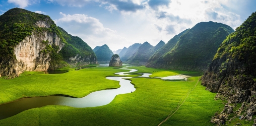 春天绿我河流风景摄影背景