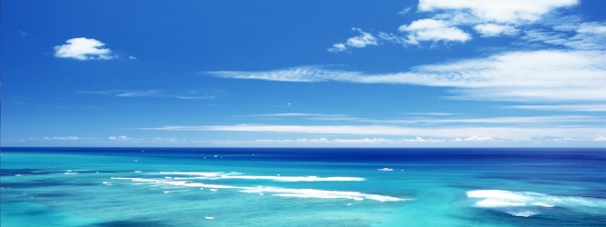夏天蓝色天空海滩背景