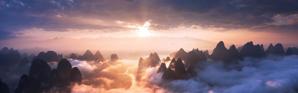 天空山峰太阳大气